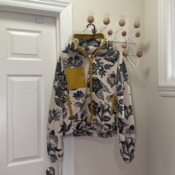 Anthropologie Sweaters - Anthropolgie - Daily Practice - Hoodie Fleece Jacket - Cream - Small